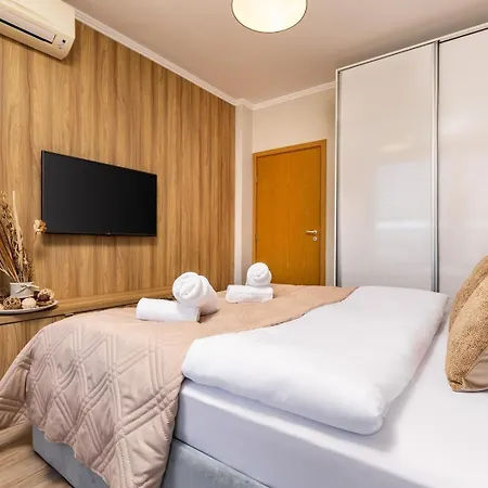 아파트 Royal 1 Bedroom In Highest Floor *